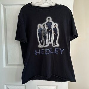 Hadley concert graphic tee hello world tour, 2007 size large